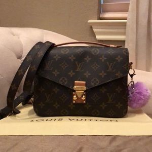 /SOLD/ METIS POCHETTE MONOGRAM 2017